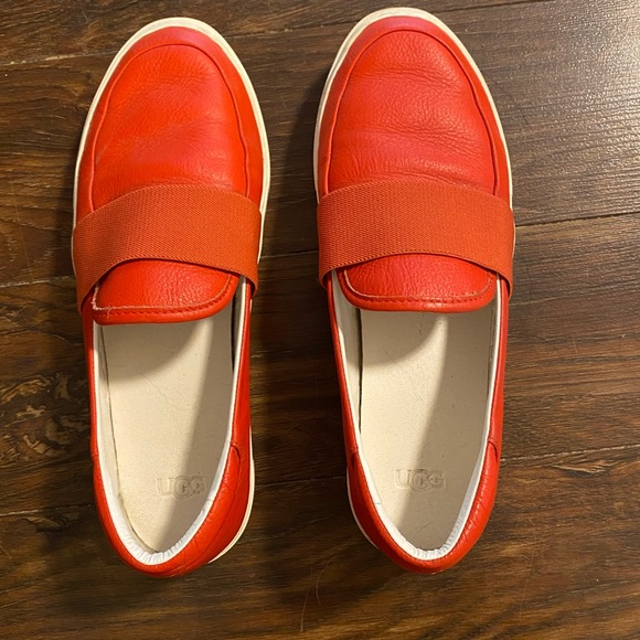 Ugg Red Slides Women’s Size 9 - Picture 1 of 4